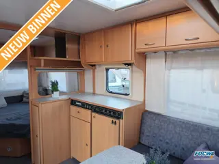 Dethleffs New Line 450 DB Fransbed Rondzit Badkamer