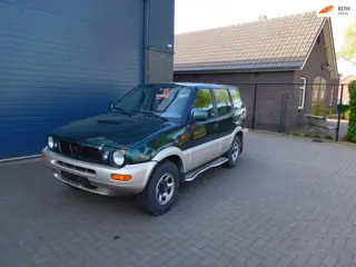 Nissan Terrano 2.4 SE
