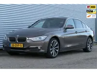 BMW 3-serie 316i Upgrade Edition NAP Leder Carplay Navi