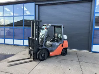 LPG heftruck 2500 KG Triple Sideshift