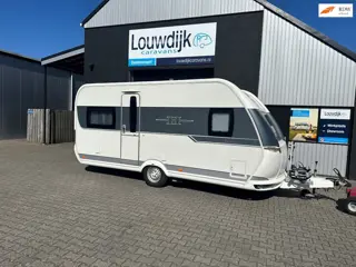 HOBBY De Luxe 460 UFE ’14 (Mover, Fransbed)