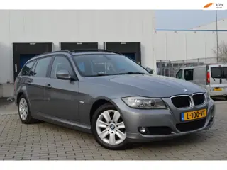 BMW 3-serie Touring 318i Business Line Panorama Nieuwstaat!