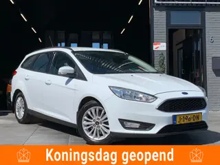 Ford Focus Wagon 1.5 Titanium Edition|Automaat|Navi|Trekhaak