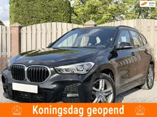 BMW X1 XDrive25e High Executive M-SPORT CLIMA SPORTSTOELLEN TREKHAAK AFN P SENSOREN LEER STOELVERWAR