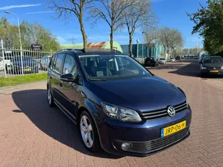 Volkswagen TOURAN 1.4 TSI Highline 7p. automaat panorama