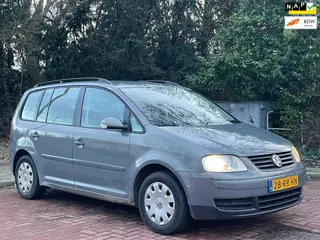 Volkswagen Touran 1.6 Business Cruise | elek. Ramen | Radio | 2 Sleutels | Trekhaak |