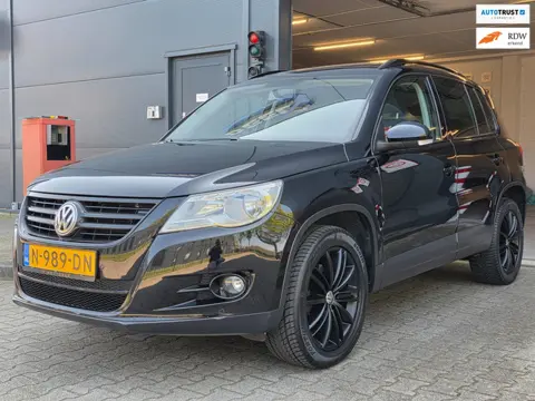 Volkswagen Tiguan 2.0 TSI Sport&Style 4Motion / PANO / CAMERA / CARPLAY / LEDER / STOELVERW / CRUISE