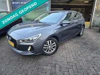Hyundai I30 1.0 T-GDI Premium | 2E EIIGENAAR | 12MND GARANTIE | NAVI | CAMERA | TREKHAAK |