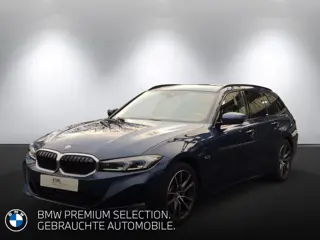 BMW 3 Serie Touring 330e (215kW / 292pk) ** ADAPT. LED, TREKH, HuD, LEDER/ALCANTARA, WIDESCR, 18-inc