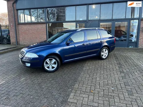 Skoda Octavia Combi 1.8 TSI Elegance Attractive Business, Navi, Klima