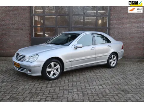 Mercedes-Benz C-klasse 180 K. Elegance CC-Nav-Clima 01/27APK