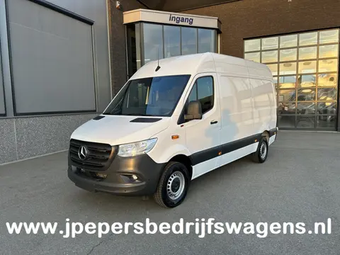 Mercedes-Benz Sprinter 317 CDI L2 H2 Automaat / 360 Camera / MBUX / Navigatie / Cruise control / Air