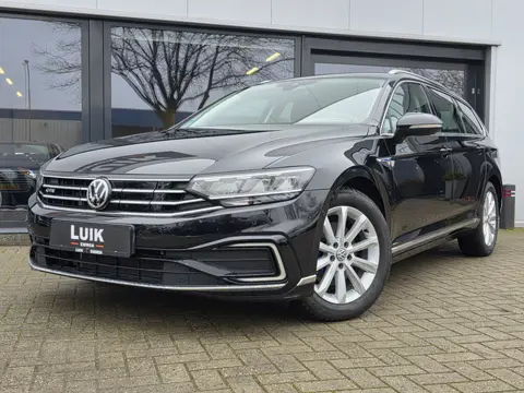 Volkswagen Passat Variant 1.4 TSI PHEV GTE Business + TREKHAAK + MASSAGE + CAMERA + ANDROID APPLE