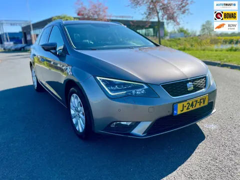 Seat Leon ST 1.2 TSI Style, Trekhaak, Stoelverw, Cruise/Climate control, Pdc, Carplay, LED, Leder/Al