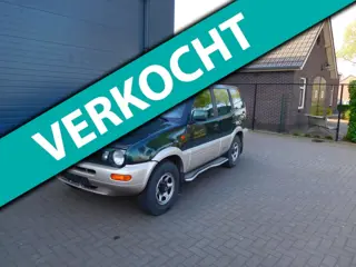 Nissan Terrano 2.4 SE
