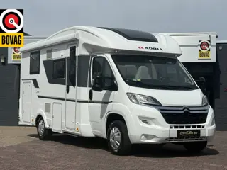 Adria CORAL 600 SC 164 pk euro 6 zeer compacte camper queenbed panoramadak elktr fietsendrager tv 2x