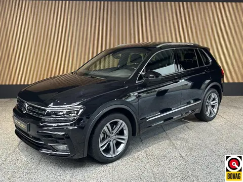 Volkswagen Tiguan 2.0 TSI 4Motion Highline Business R 2x R-line | Schuif/kantal dak | Camera