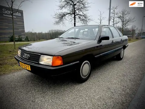 Audi 100 1.8, BELASTINGVRIJ, MET NIEUWE APK