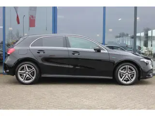 Mercedes-Benz A-Klasse 250e AUT8 AMG Line Limited NAVI SFEER CARPLAY DAB 18''