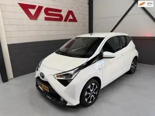Toyota Aygo 1.0 VVT-i x-play|Carplay|Flippers|Airco|Camera|Team D|Led|4-seizoen|dealeronderhouden|Au