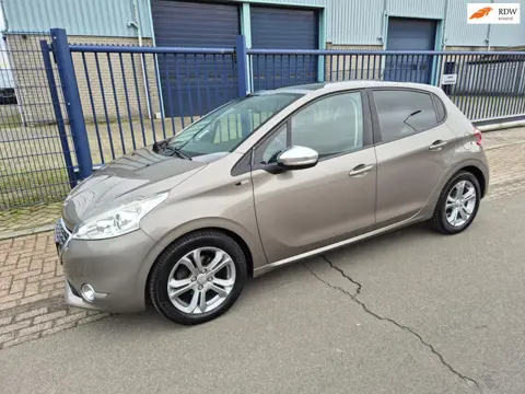 Peugeot 208 1.2 PureTech Style Pack Plus *INRUIL AANBIEDING*