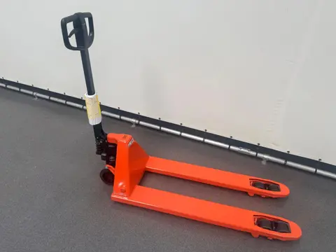 BT LHM 230 QUICK LIFT 1150x520 mm (bj 2026)