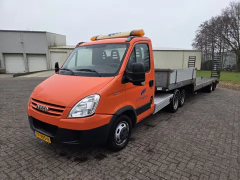 Iveco Daily 35C18 15 ton met Veldhuizen 3-assige oplegger