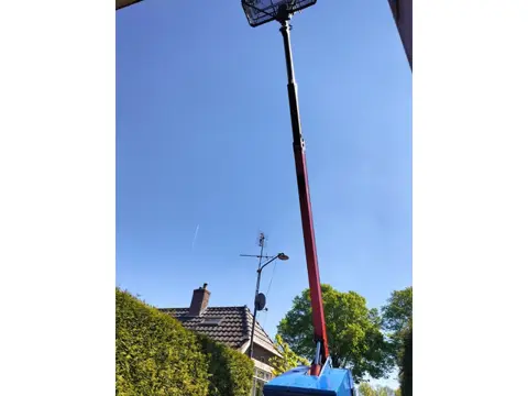Hoogwerker telescoophoogwerker bandenhoogwerker