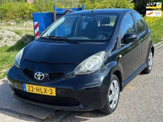 Toyota Aygo 1.0-12V + 5-Drs Airco Electric pakket Audio/CD EBD Colorpakket 2 x Airbag Dealeronderhou
