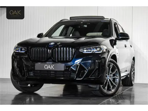 BMW X3 xDrive30e | M-Sport | Live Cockpit | Panorama | M-Stoelen | Memory | Head-Up | Trekhaak | 20"