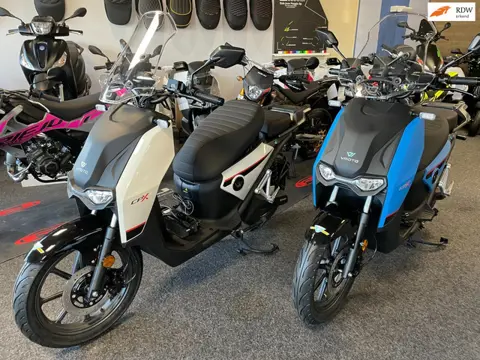 VMoto CPx 45km Electrische Scooter BETAAL met in3