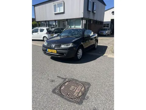 Renault Mégane Coupé-Cabriolet 1.6-16V Authentique Airco,Panorama dak. Prijs is inclusief nieuwe Apk