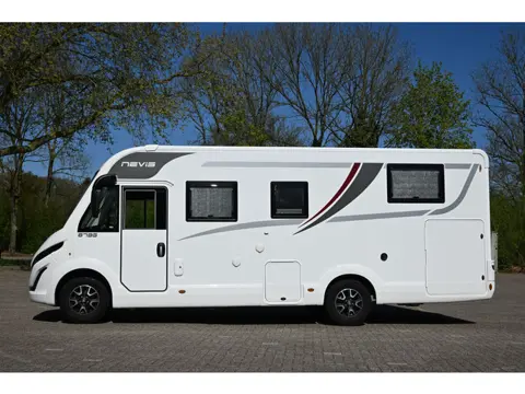 Mc Louis NEVIS 873 nieuwstaat (bj 2025)