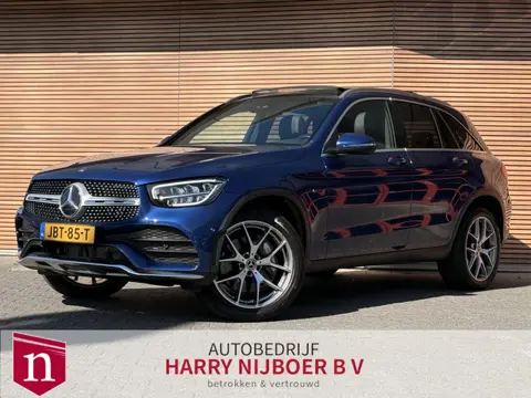 Mercedes-Benz GLC 300e 4MATIC Business Solution AMG Panodak / Trekhaak / Leer / LED / Camera / Navi