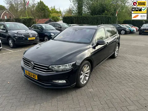 Volkswagen Passat Variant 1.6 TDI Comfort Business , automaat , navigatie , pdc voor en achter