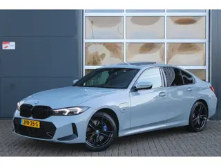 BMW 3-serie 330e xDrive M-Sport Pro | Kuipstoelen | Pano | ACC | HUD | Memory