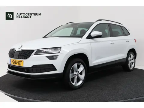 Skoda Karoq 1.5 TSI ACT Style (TREKHAAK, CAMERA, NAVIGATIE CARPLAY, CRUISE CONTROL, PARKEERSENSOREN)