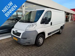 Peugeot Boxer 330 2.2 HDI L1H1 Pro | 3e eigenaar | Airco | 3-zitplaatsen | Zijschuifdeur- rechts | T