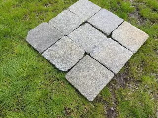 graniet natuursteen 40x40x7-8 cm 300m2 ruw/glad te