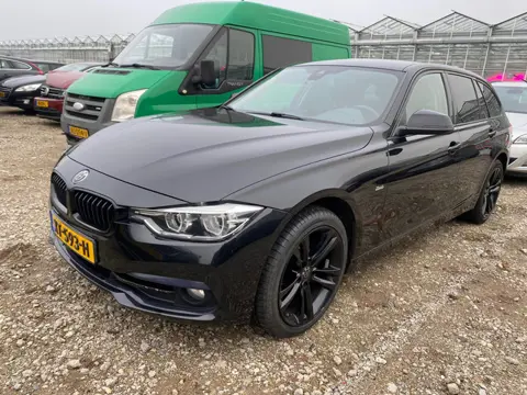 BMW 3-serie Touring 2015 | 318d Corporate Lease M Sport | AUTOMAAT | EXPORT OF HANDEL