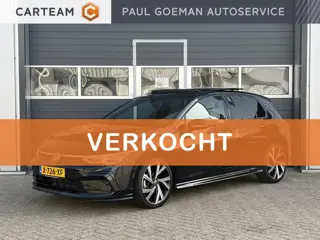 Volkswagen Golf 1.5 eTSI R-Line Business | Panoramadak | Keyless | Stoel verwarming | Camera |