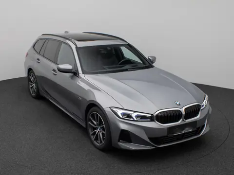 BMW 3 Serie Touring 330e (215kW / 292pk) ** ADAPT. LED, LEDER, PANORAMA, WIDESCR, ADAPT. CRUISE, TRE
