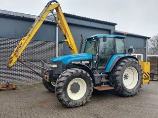 New Holland 8360 met Herder Grenadier MBK LSH Maaiarm