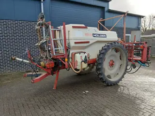 Holder N250 Getrokken Veldspuit 2700 liter 21 meter breed
