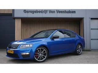 Skoda Octavia RS 2.0 TSI 220pk Limousine Pano.Dak Schaalstoelen *Black Optik* Leder Canton Sound 18i
