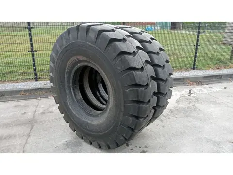 Infiniti 18.00-25 Tires new (bj 2023)
