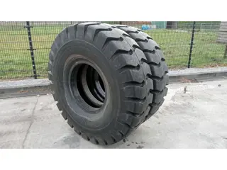 Infiniti 18.00-25 Tires new (bj 2023)
