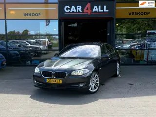 BMW 5-serie 550i High Executive VOLLEDIGE ONDERHOUD AANWEZIG/SOFTCLOSE/SCHUIFDAK/DODEHOEK/STUURVERWA