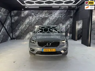 Volvo XC40 2.0 T4 AWD Momentum Pro