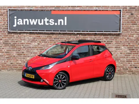 Toyota Aygo 1.0 VVT-i X-Wave X-Shift Automaat (bj 2016)